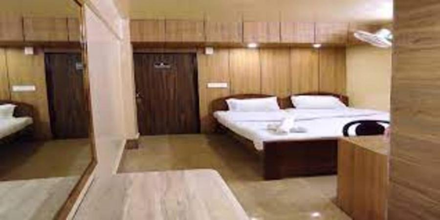 Baba Tourist Lodge Shillong Bagian luar foto
