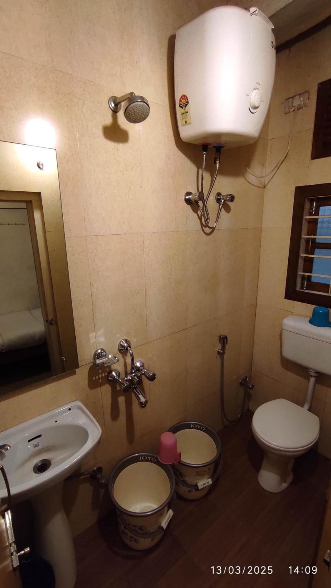 Baba Tourist Lodge Shillong Bagian luar foto