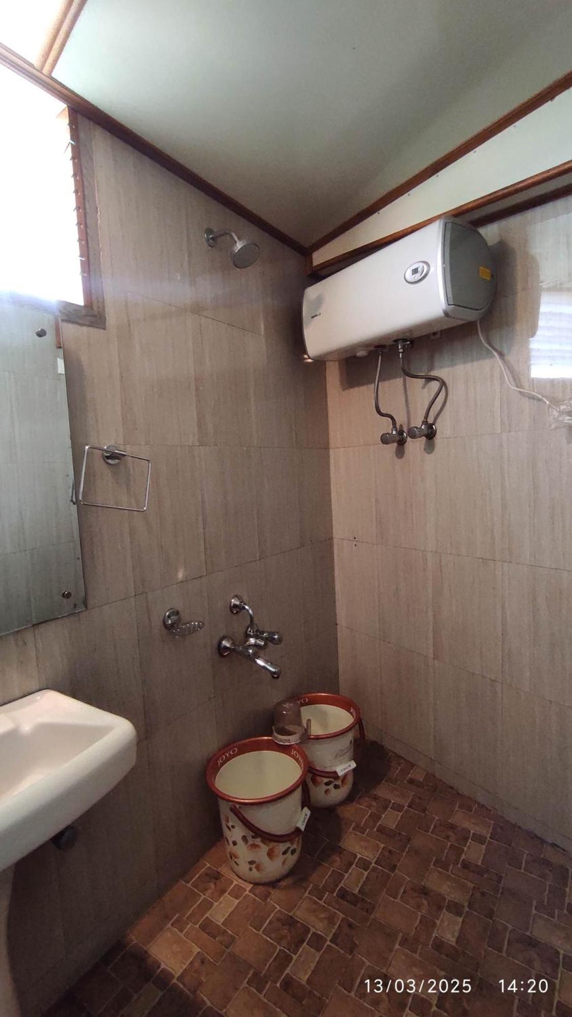 Baba Tourist Lodge Shillong Bagian luar foto