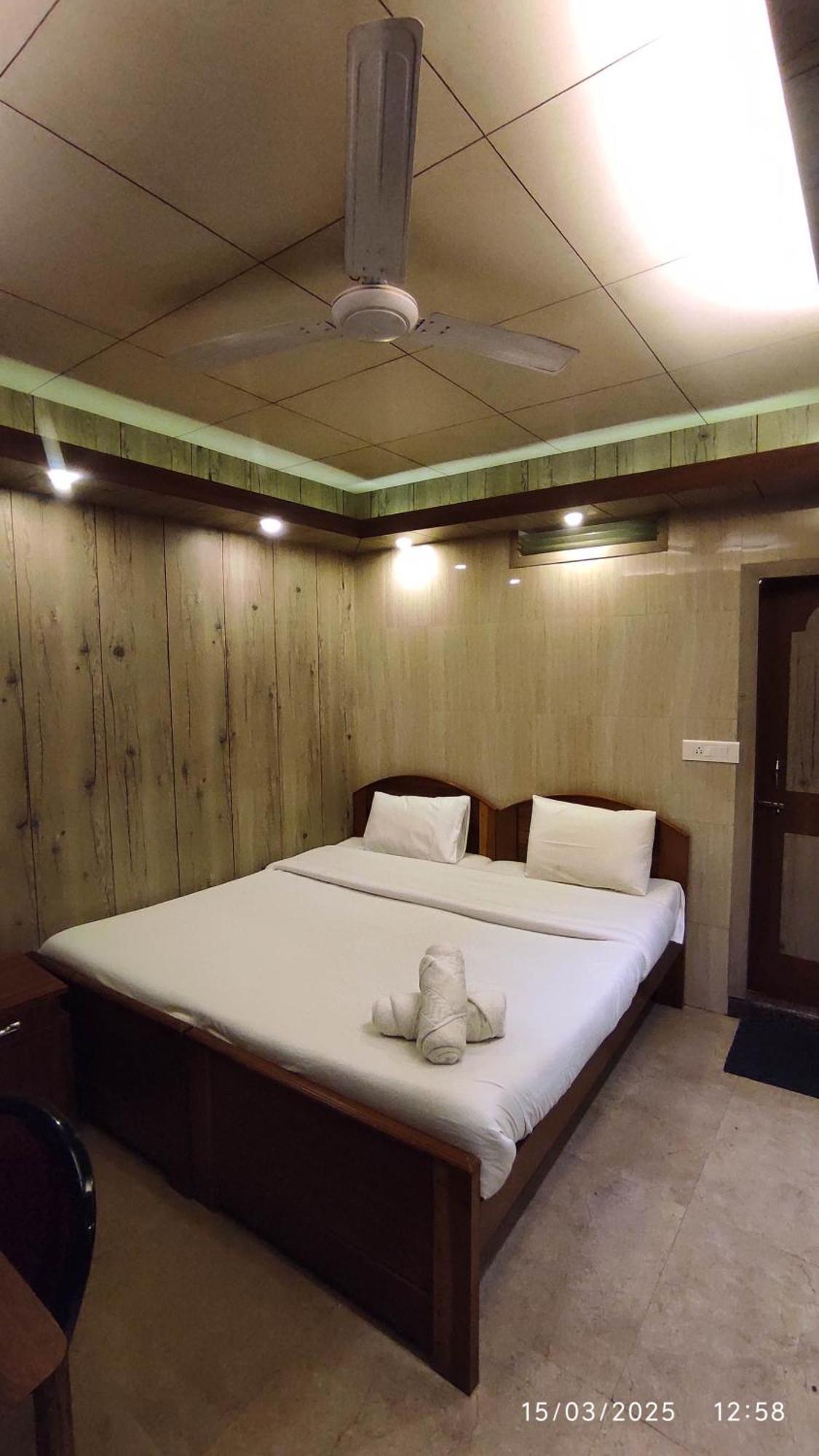 Baba Tourist Lodge Shillong Bagian luar foto
