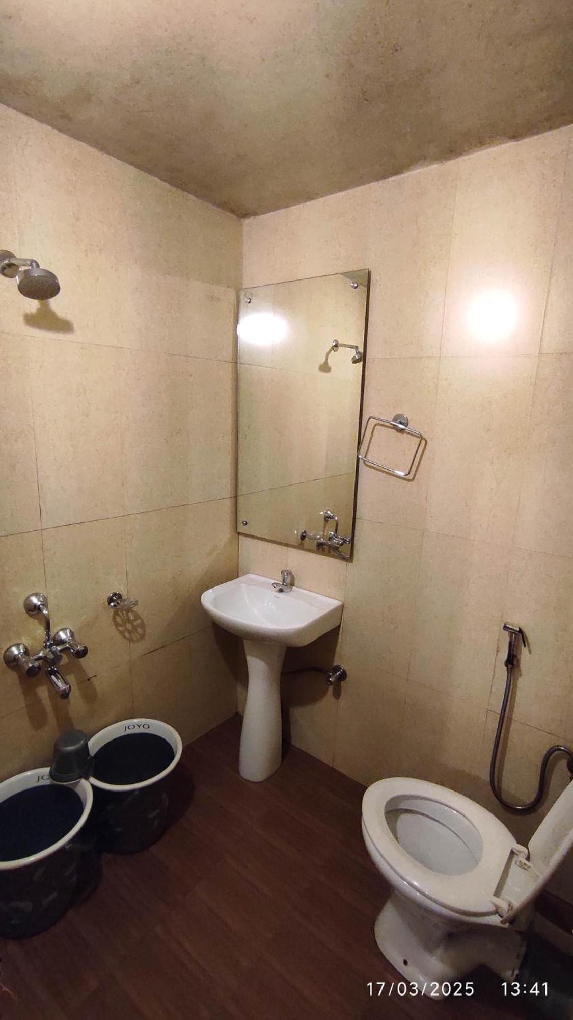 Baba Tourist Lodge Shillong Bagian luar foto